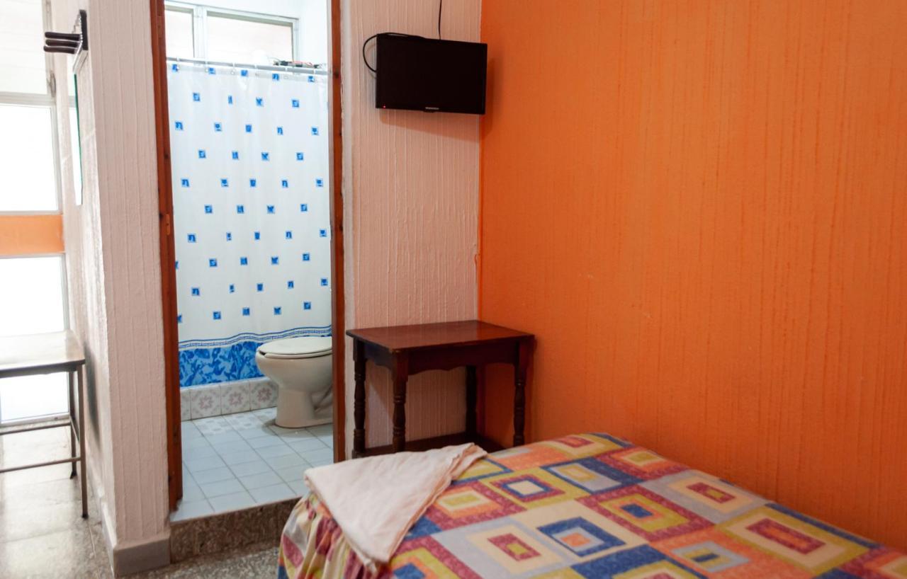 Victorias Hotel Panajachel Kültér fotó
