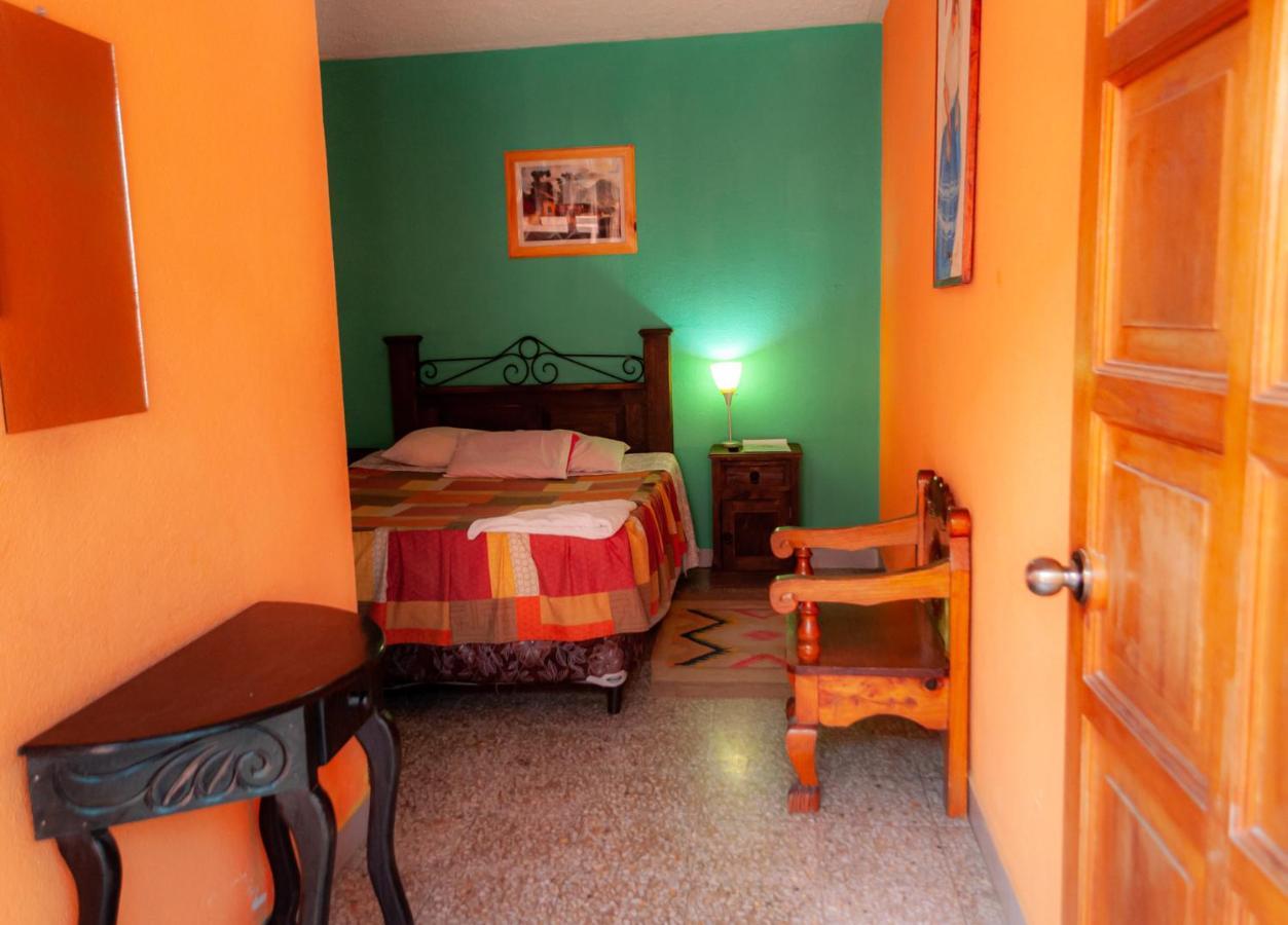 Victorias Hotel Panajachel Kültér fotó