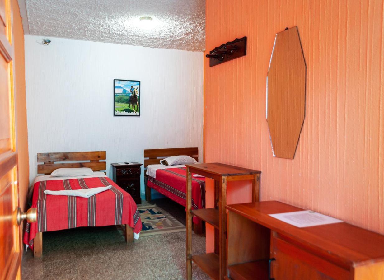 Victorias Hotel Panajachel Kültér fotó